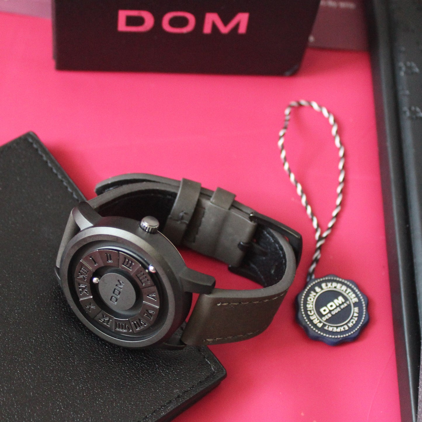 DOM Magnetic Watch®